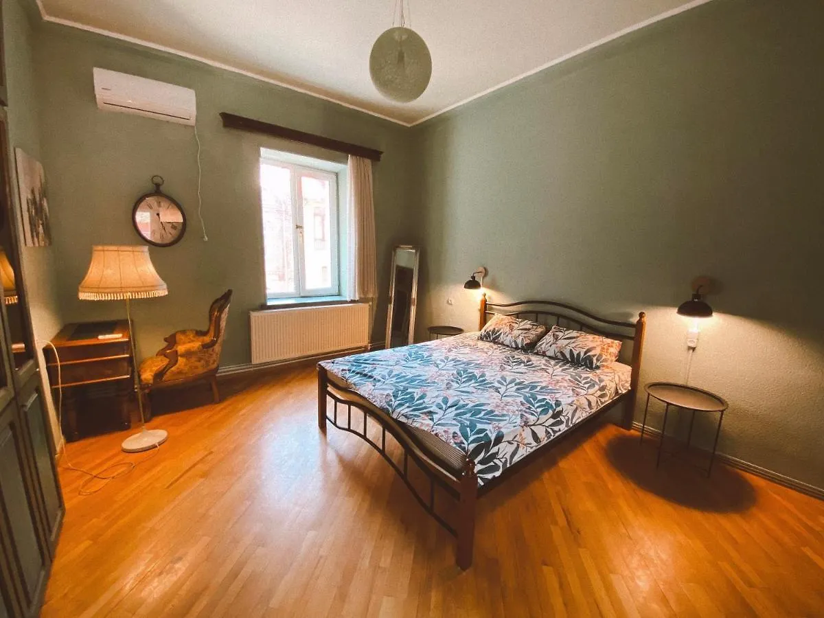 Corner Guest House Tbilisi 3*,
