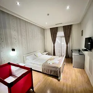 Granada And Restaurant Отель